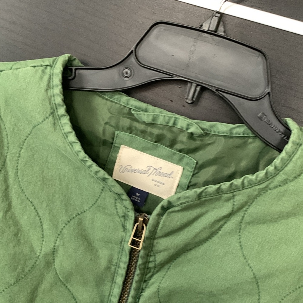 Universal Thread Women’s Green Cinch Waist Decorative Quilted Pattern Jacket - Picture 4 of 13